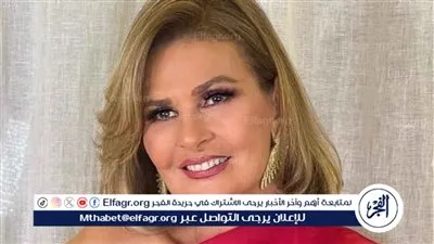 يسرا تتألق بإطلالة فاخرة في عرض أزياء إيلي صعب بالرياض