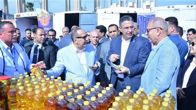 وزير التموين يفتتح سوق اليوم الواحد بمدينة نصر لبيع السلع بأسعار مخفضة