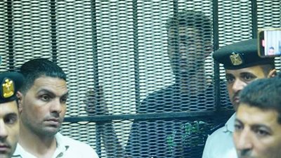 أحمد فتوح في قفص الاتهام وسط حراسة مشددة بمحكمة جنايات مطروح