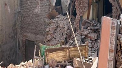 انهيار شرفة عقار قديم بالإسكندرية يودي بحياة طفلة ويصيب شقيقتها وآخرين بجروح خطيرة