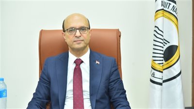 مستشفيات جامعة أسيوط تنظم ندوة توعوية عن الوقاية من الأورام السرطانية لدى النساء 