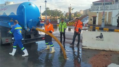 الإسكندرية ترفع درجة الاستعداد للتعامل مع الأمطار الغزيرة