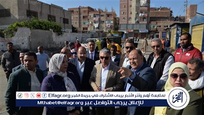 محافظ الإسماعيلية يتفقد سوق السلام النموذجي بحي ثان