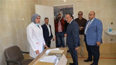 تفاصيل الزيارة المفاجئة لمحافظ أسيوط لمركز صحة الأسرة بقرية علوان 