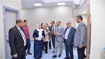 تفاصيل الزيارة المفاجئة لرئيس جامعة أسيوط لمستشفى الأمراض العصبية والنفسية الجامعي