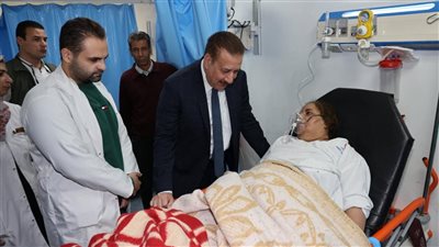  محافظ المنوفية يتفقد موقع حادث انقلاب سيارة ميكروباص بترعة القاصد 