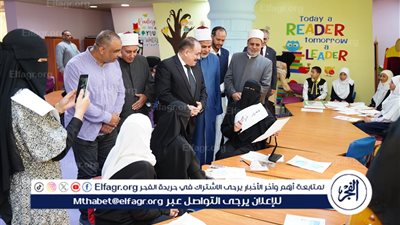 سكرتير عام مطروح ورئيس المنظمة الأزهرية يفتتحان ركن مجلة نور للطفل بمكتبة مصر العامة 