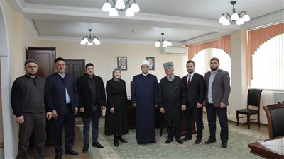 أمين المجلس الأعلى للشئون الإسلامية يلقي محاضرة بكلية التمريض بداغستان