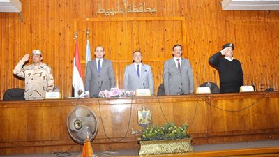 محافظ أسيوط يعلن إنشاء سوق جديد للماشية بمنفلوط ومحجر صحي للعجول المستوردة