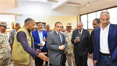 المحافظ يتفقد مدرسة أسيوط الثانوية الزراعية لمتابعة الإنتاج الحيواني والصناعات الغذائية