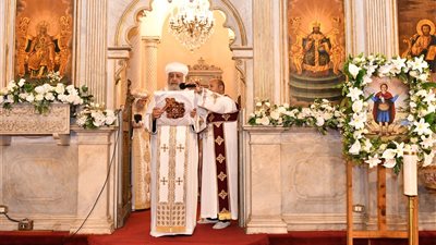 أربعة قمامصة جدد بالإسكندرية وآخر لڤانكوڤر بيد البابا تواضروس 