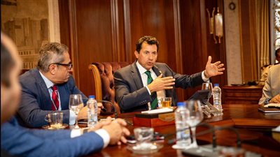 الشباب والرياضة: الإنتهاء من أعمال التسليم والتسلم لعدد 14 اتحاد ويتم التسليم تباعا فور انتهاء الجمعيات العمومية