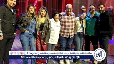 بالصور والفيديو.. تركي آل الشيخ يشيد بمسرحية 