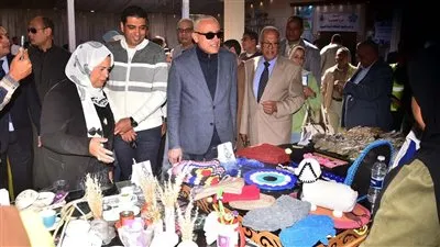 محافظ الأقصر يفتتح فعاليات مهرجان المرأة الصعيدية بإسنا للحرف البيئية والمشغولات اليدوية