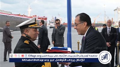 عاجل - تفاصيل رفع العلم المصري على السفينة 