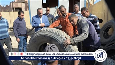 محافظ أسيوط يتابع تشغيل ماكينات فرم الكاوتش وإعادة تدويره بوحدة مشروع الرصف التابعة للمحافظة