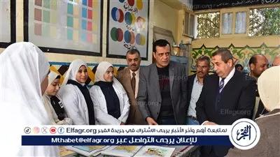 وكيل تعليم سوهاج يكرم اوائل طالبات مدرسة سوهاج الثانويه الصناعيه بنات