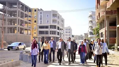 محافظ الأقصر يتفقد أعمال تطوير منطقة حوض 18 بمدينة الأقصر