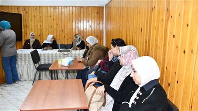 400 مستفيد.. حصاد قافلة تنموية لوحدة دعم المرأة ومناهضة العنف بجامعة عين شمس