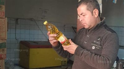 ضبط بقال تمويني بتهمة تهريب سلع مدعمة وبيعها بالسوق السوداء في الإسكندرية 