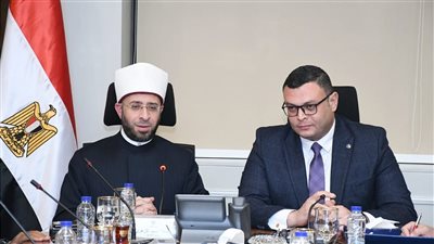 وزيرا الإسكان والأوقاف يناقشان عددًا من الموضوعات المشتركة بين الوزارتين