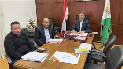 محافظ الجيزة يلتقي قيادات المناطق الصناعية للوقوف على خطط العمل وأبرز المعوقات