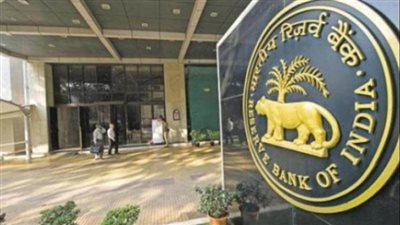 الهند ترفع أسعار الفائدة على غير المقيمين لوقف خسائر عملتها 