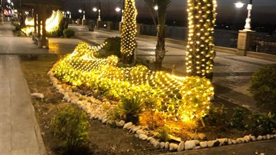 صور.. مدينة الأقصر تواصل أعمال تزيين الشوارع والميادين استعدادا لاحتفالات رأس السنة