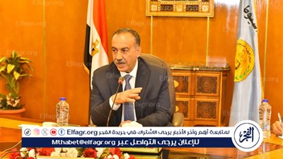 محافظ أسيوط: انتشال جثة وإنقاذ 4 ركاب والبحث عن 5 آخرين فى حادث الميكروباص