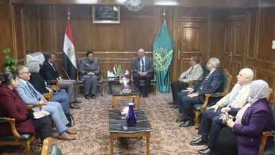 محافظ القليوبية يستقبل وفد مبادرة رئيس الجمهورية للكشف المبكر عن الأورام