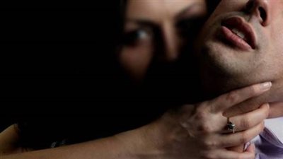 «العشق الممنوع».. معلمة لغة إنجليزية تهتك عرض طالب ثانوي.. والطب النفسي يعلق