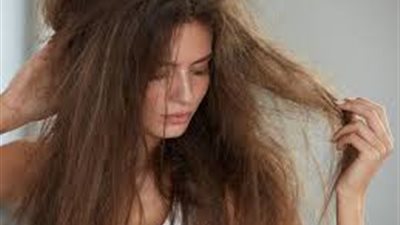 هل تعاني من تلف الشعر..؟ إليك طريقة العلاج الطبيعية من المنزل 