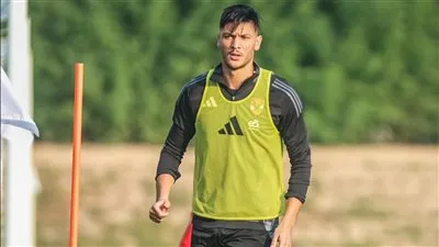 الأهلي يستعيد أشرف داري قبل مواجهة طلائع الجيش