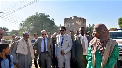  محافظ الأقصر يوجه بتلافي أسباب بطء مشروعات الصرف الصحي وسوق حضري جديد بالحبيل 