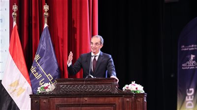 وزير الاتصالات يشهد فعاليات حفل تخريج المتدربين وتكريم المتميزين بمبادرة 