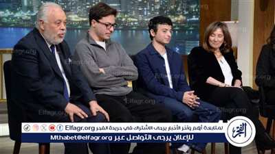 الليلة.. أشرف زكي وفريق عمل مسرحية الصالون ضيوف برنامج 