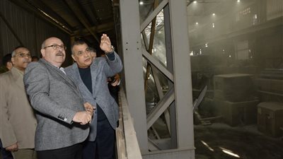وزير الدولة للإنتاج الحربي في زيارة مفاجئة لشركة أبو زعبل للصناعات الهندسية