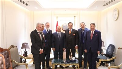  عاجل|   رجال أعمال اتراك منفتحون على إقامة مصانع بمصر