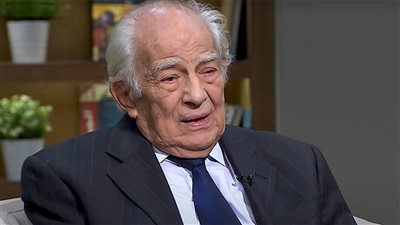 رشوان توفيق يكشف مفاجأة بشأن مسلسل 