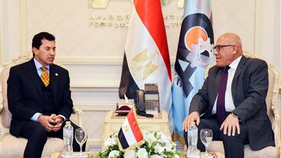 رئيس الهيئة العربية للتصنيع يبحث مع وزير الشباب والرياضة تعزيز التعاون