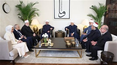 شيخ الأزهر يتفقَّد المقر الرئيس لبيت الزكاة والصدقات