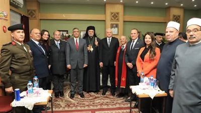 الأنبا توماس يستقبل محافظ الجيزة للتهنئة بعيد الميلاد المجيد