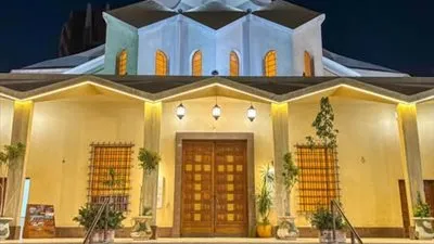 أجراس الكاتدرائية الأسقفية تدق وتعلن بدء قداس عيد الميلاد