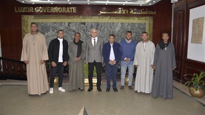 محافظ الأقصر يبحث شكاوى أهالى نجع الترعة