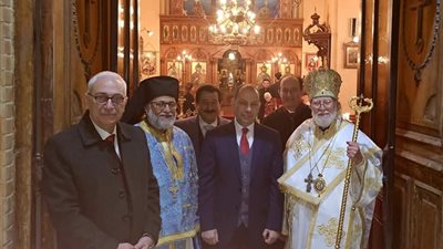 مدير أمن الغربية اللواء أيمن عبد الحميد يهنئ كنيسة الروم الأرثوذكس في مدينة طنطا بعيد الميلاد 