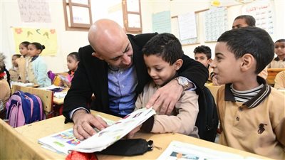 وزيرا التربية والتعليم والعمل ونائب المحافظ يتفقدون عدد من مدارس قفط لمتابعة انتظام سير العام الدراسي وتطوير التعليم الفني بـ 