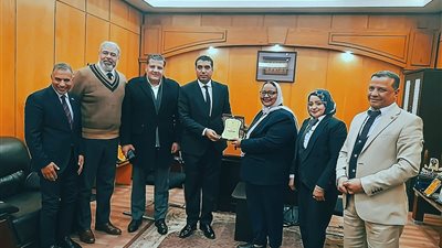 نائب محافظ الأقصر يبحث توصيات مؤتمر الشباب..صور