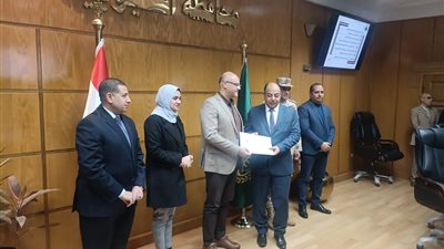 محافظ القليوبية يكرم المتميزين في مشروع صقر 141 (صور)