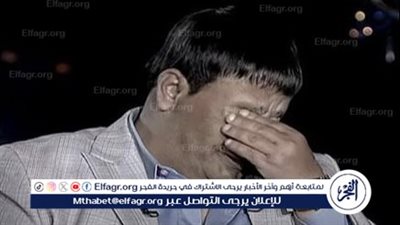انهيار عبدالباسط حمودة من البكاء في جنازة الراحل أحمد عدوية