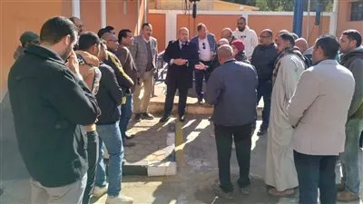 نائب محافظ الجيزة يتفقد مشروعات الصرف الصحي بمركز أبو النمرس